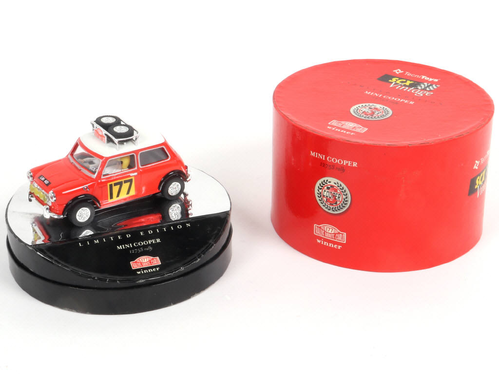 Lot 13 - SCALEXTRIC (GB) (1)