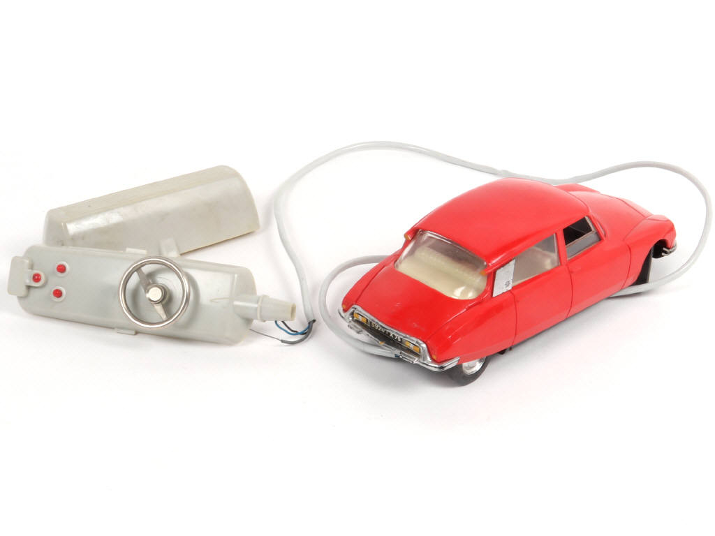 Lot 80 - S.L.J. (FRANCE) (1)