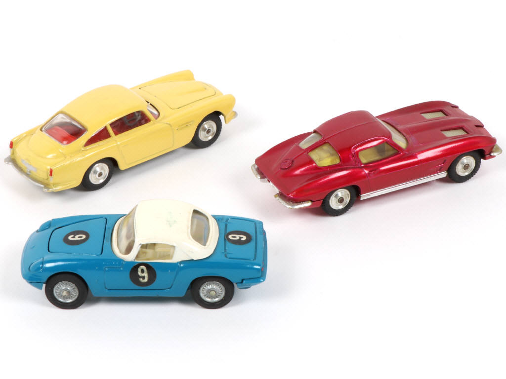 Lot 184 - CORGI TOYS (GB) (3)