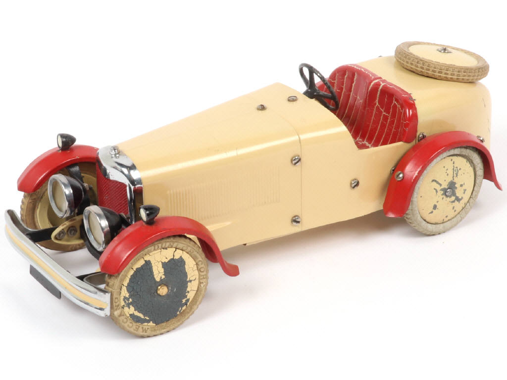 Lot 38 - MECCANO (FRANCE) (1)