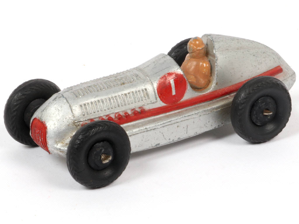 Lot 244 - DINKY TOYS (GB) (1)
