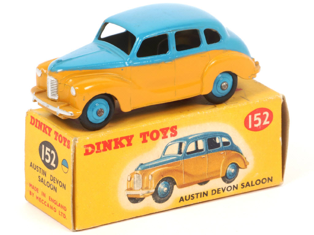 Lot 261 - DINKY TOYS (GB) (1)