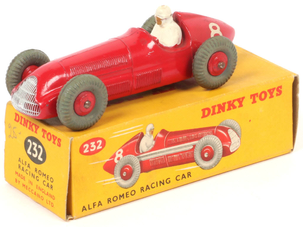 Lot 254 - DINKY TOYS (GB) (1)