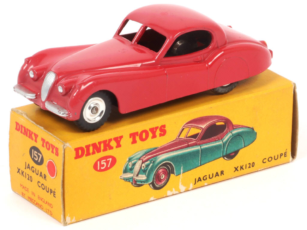 Lot 262 - DINKY TOYS (GB) (1)