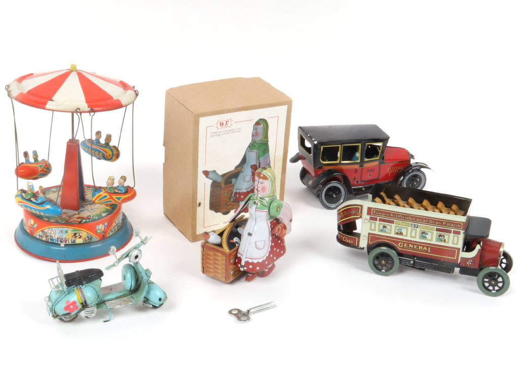 Lot 10 - DIVERS (5)