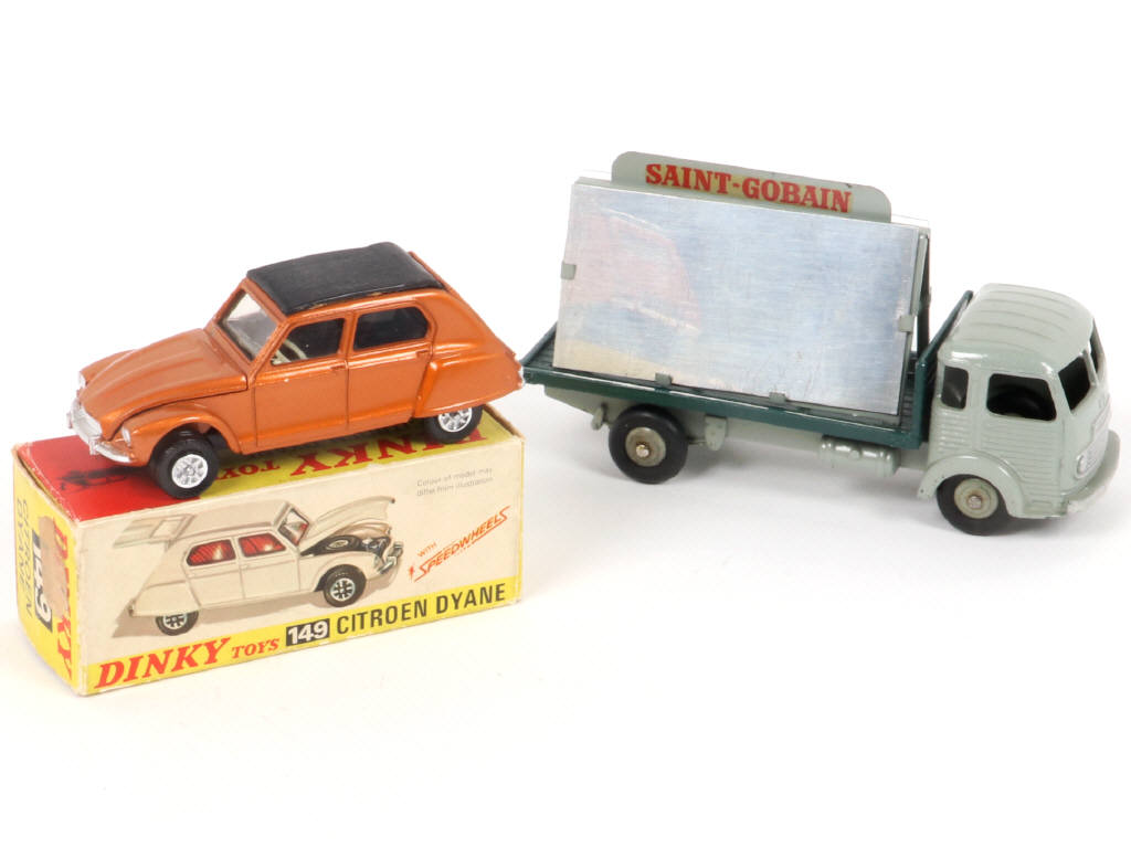 Lot 119 - DINKY TOYS (GB) (1)