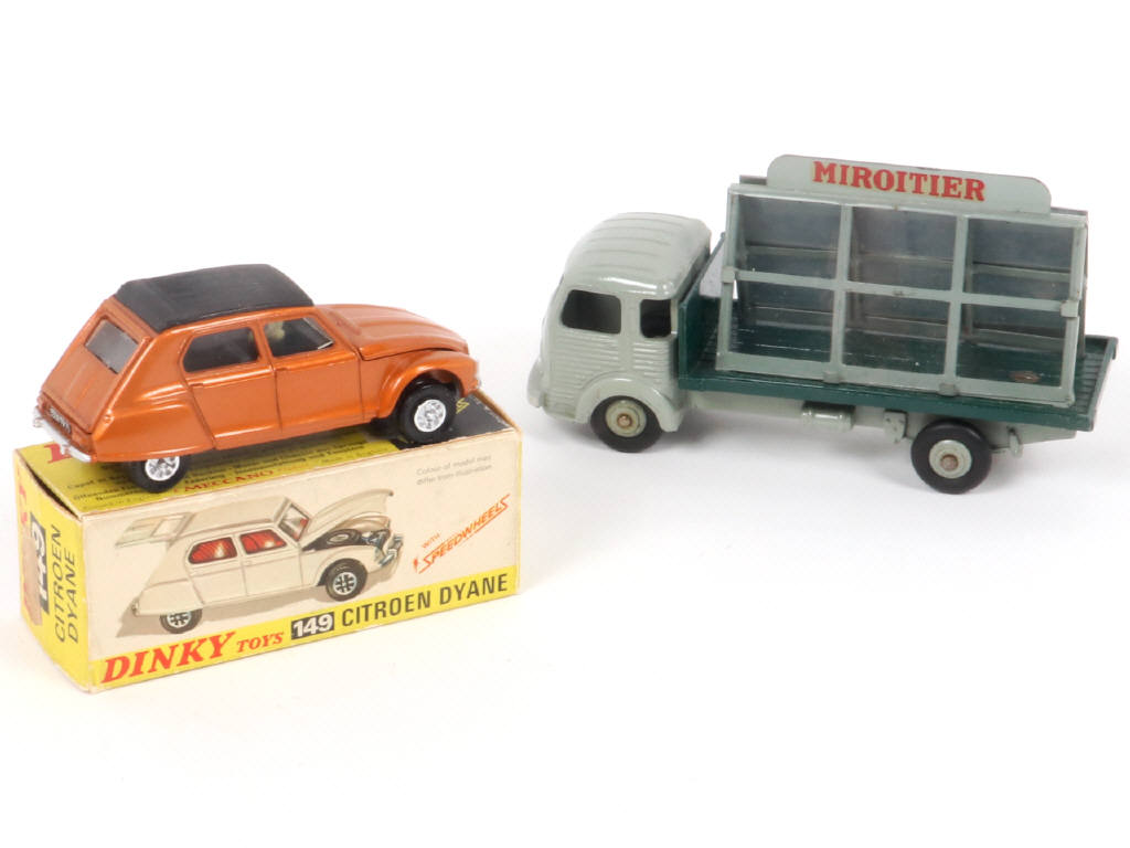 Lot 119 - DINKY TOYS (GB) (1)