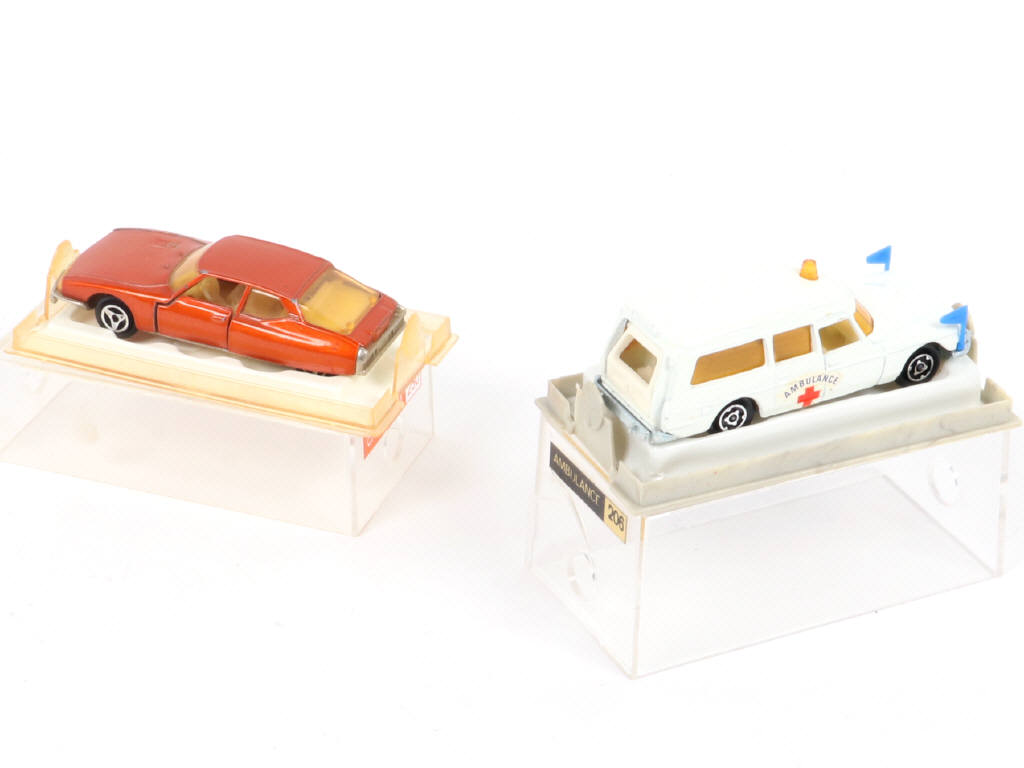 Lot 163 - MAJORETTE (FRANCE) (2)