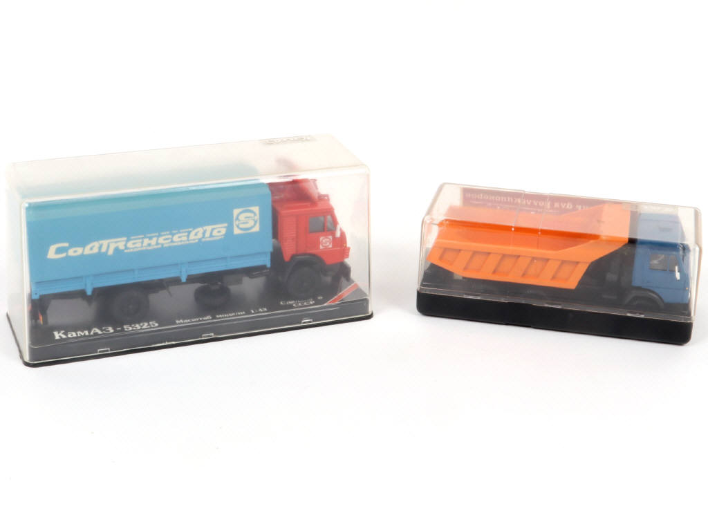 Lot 187 - DIVERS (URSS) (2)