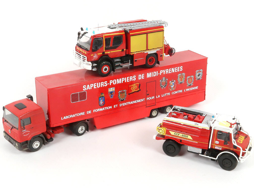 Lot 99 - DIVERS (3)