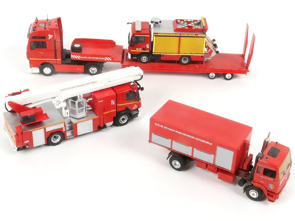 Lot 101 - DIVERS (4)