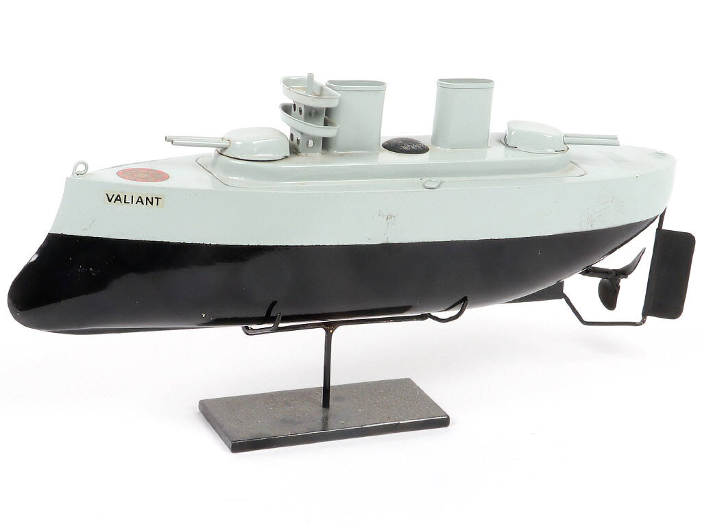 Lot 84 - SUTCLIFFE MODEL (GB) (1)