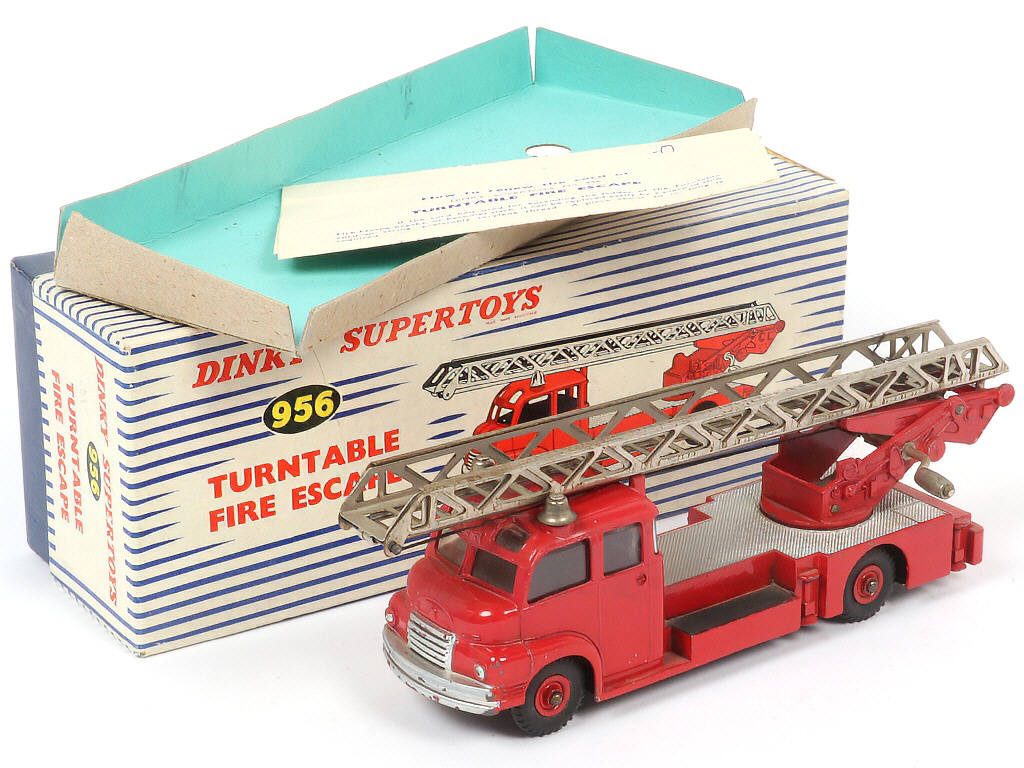 Lot 204 - DINKY TOYS (GB) (1)