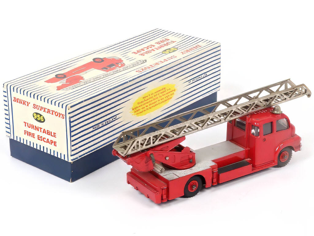 Lot 204 - DINKY TOYS (GB) (1)