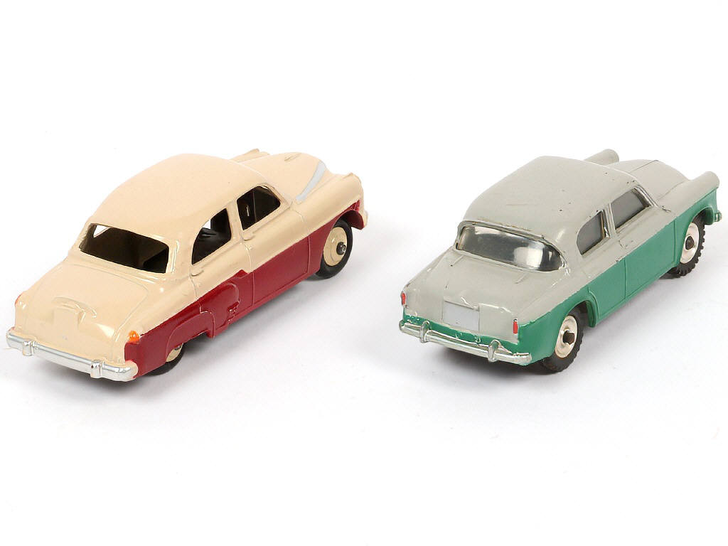 Lot 215 - DINKY TOYS (GB) (2)