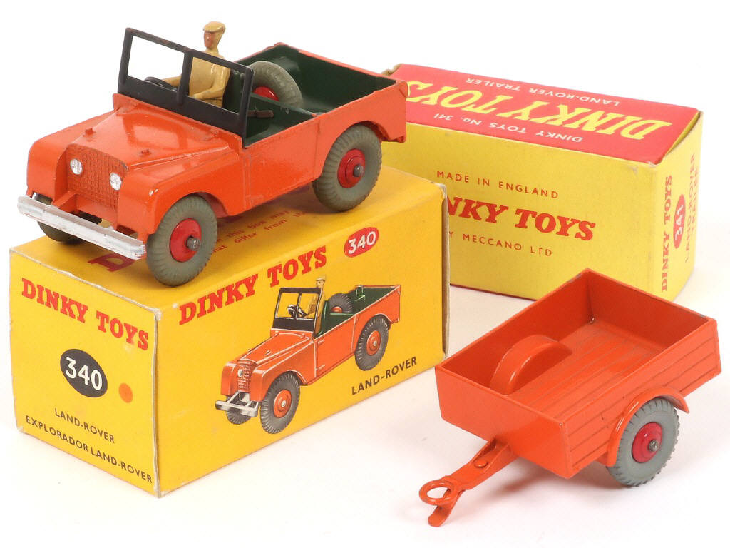 Lot 227 - DINKY TOYS (GB) (2)