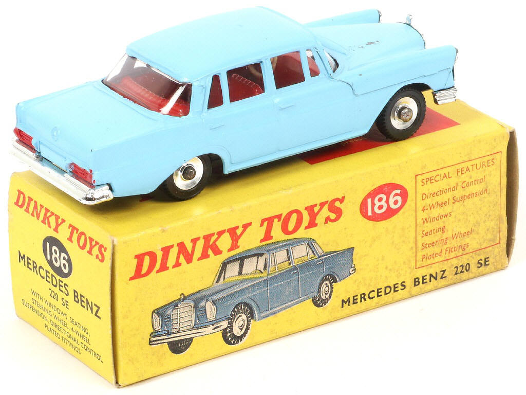 Lot 166 - DINKY TOYS (GB) (1)