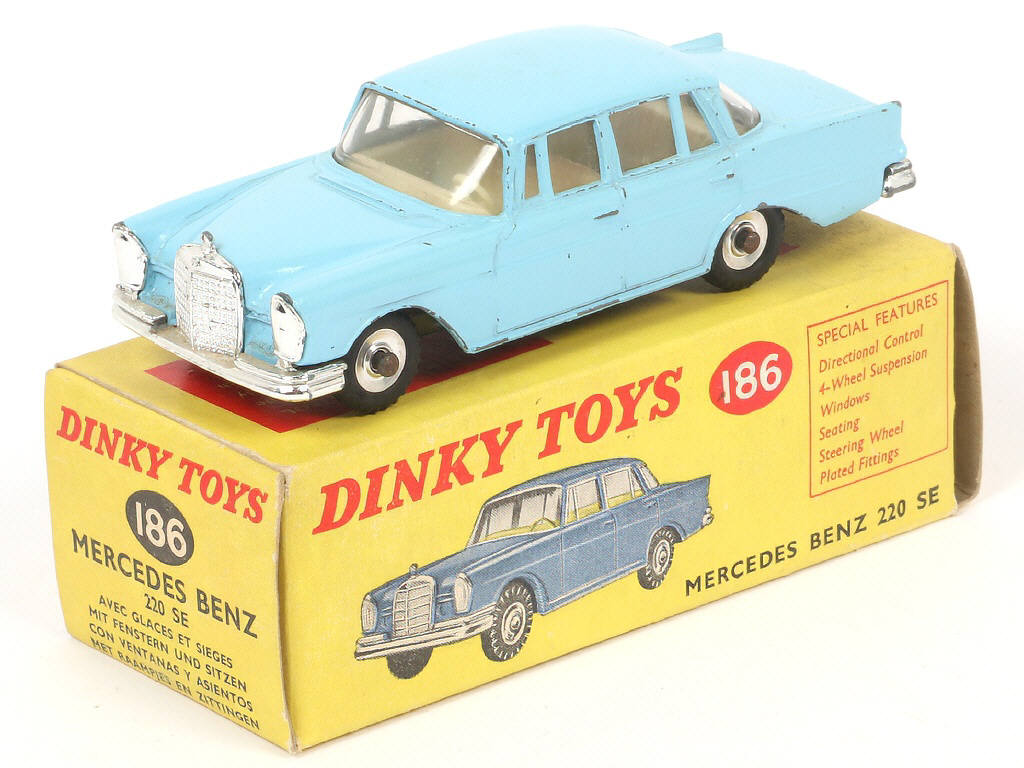 Lot 167 - DINKY TOYS (GB) (1)
