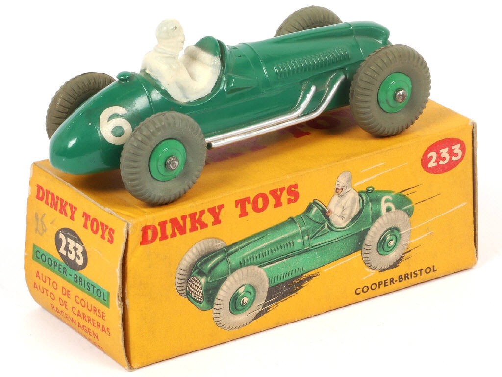 Lot 147 - DINKY TOYS (GB) (1)