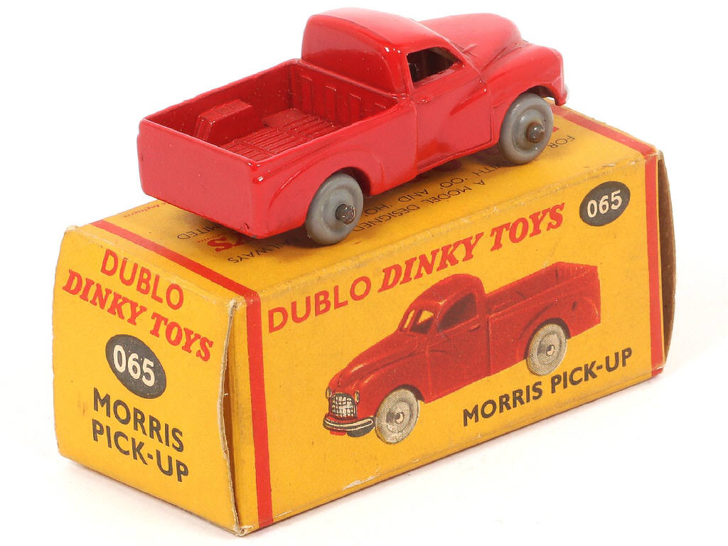 Lot 143 - DINKY TOYS (GB) (1)