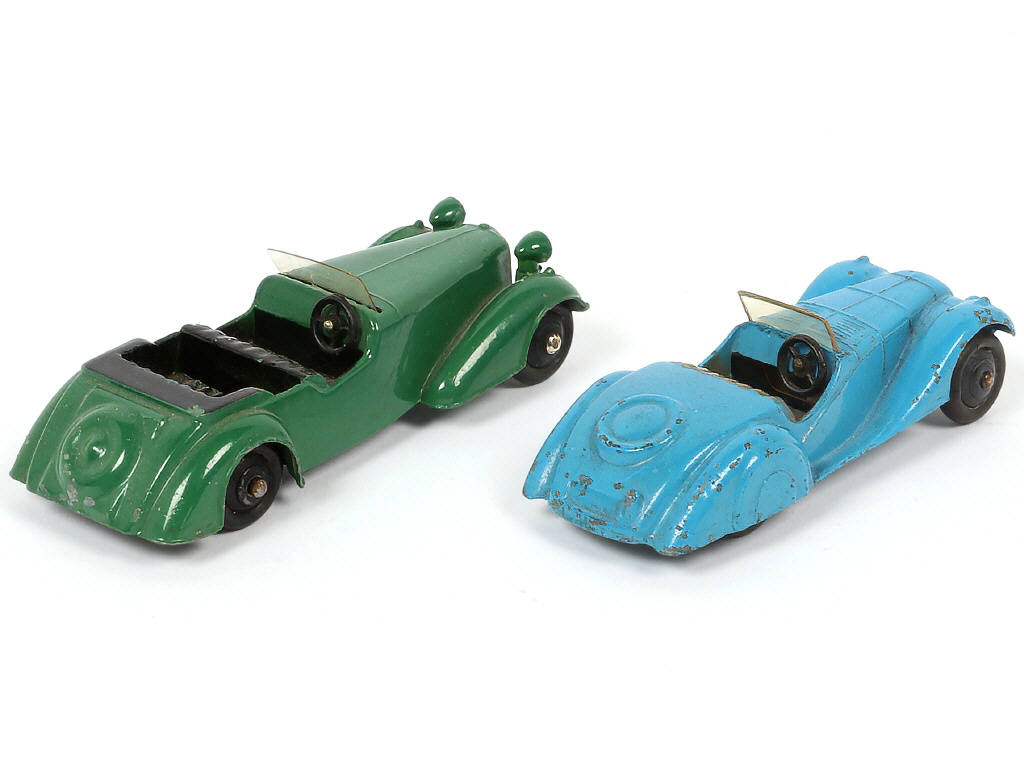 Lot 214 - DINKY TOYS (GB) (2)