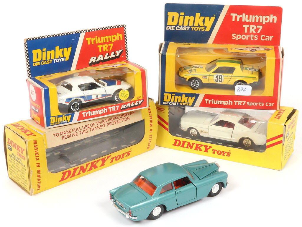 Lot 237 - DINKY TOYS (GB) (4)