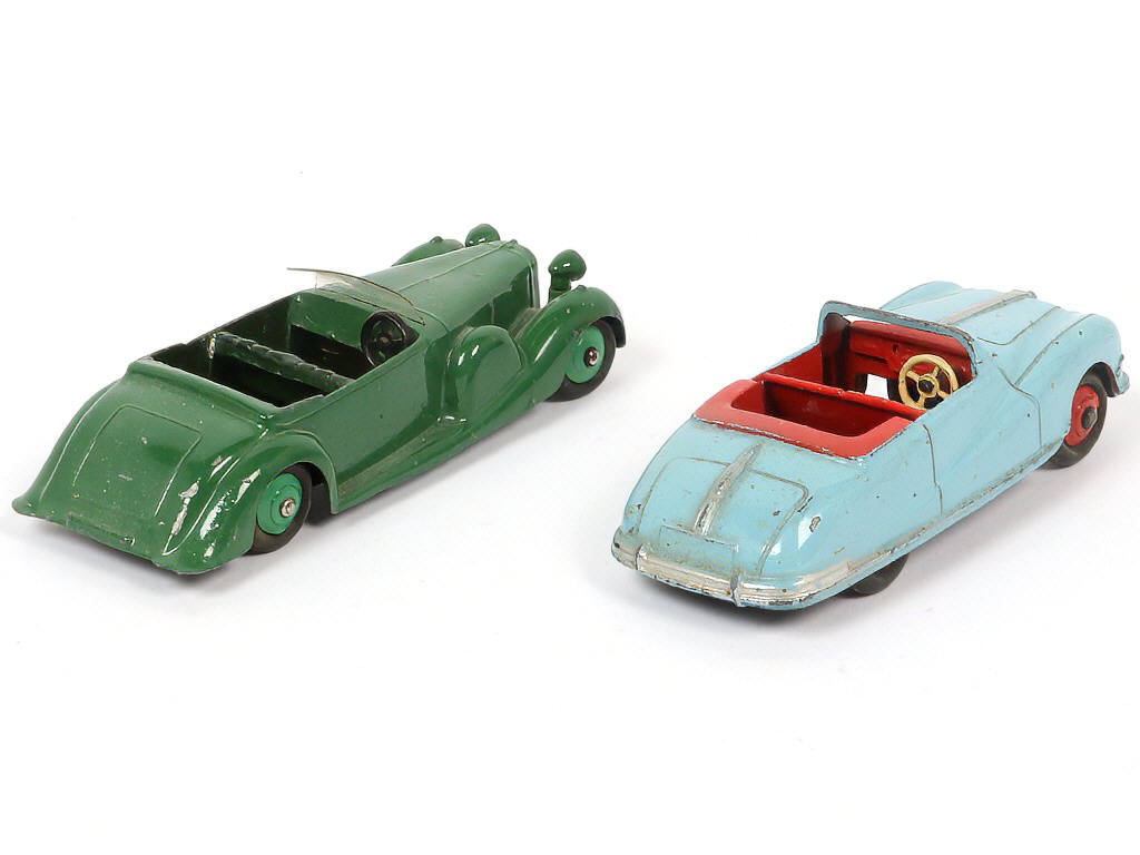 Lot 211 - DINKY TOYS (GB) (2)