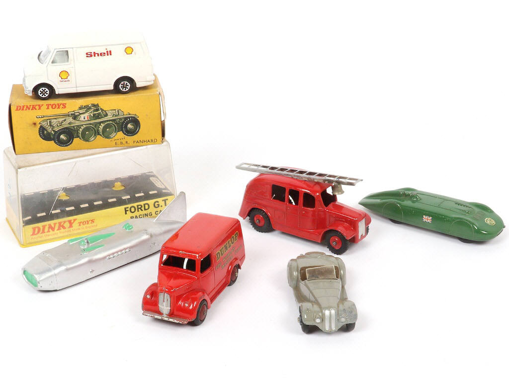 Lot 239 - DINKY TOYS (GB) (6)