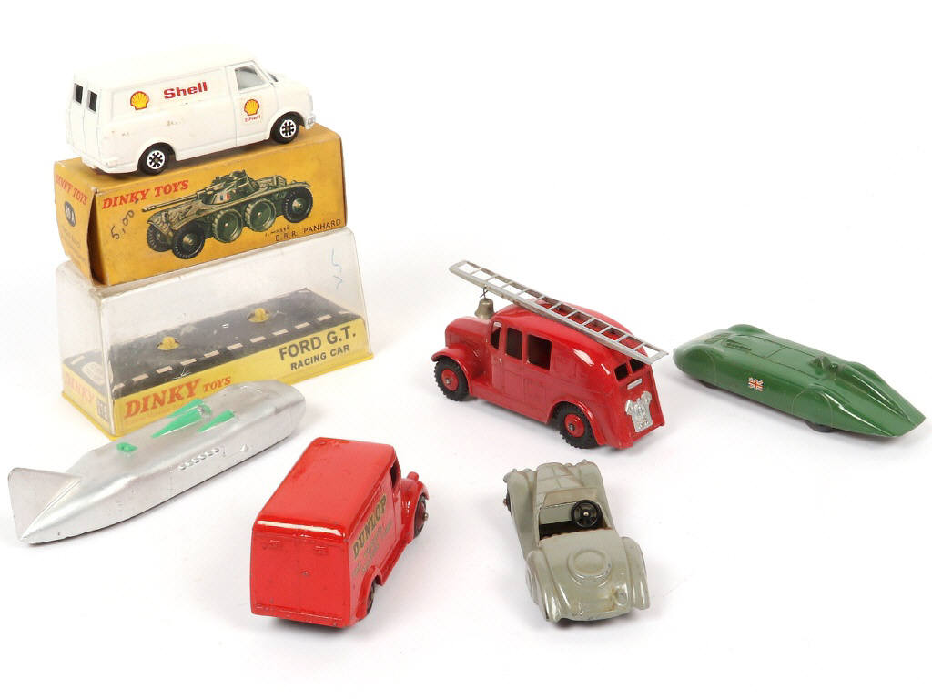 Lot 239 - DINKY TOYS (GB) (6)