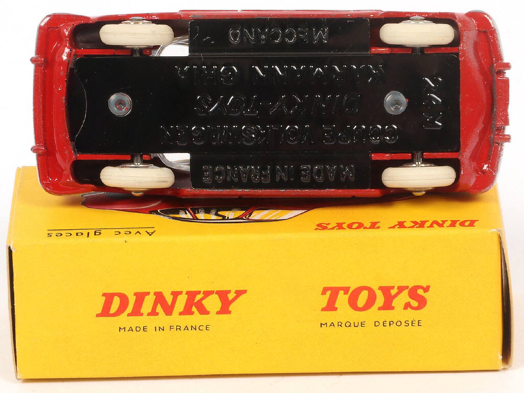 Lot 246 - DINKY TOYS (FRANCE) (1)