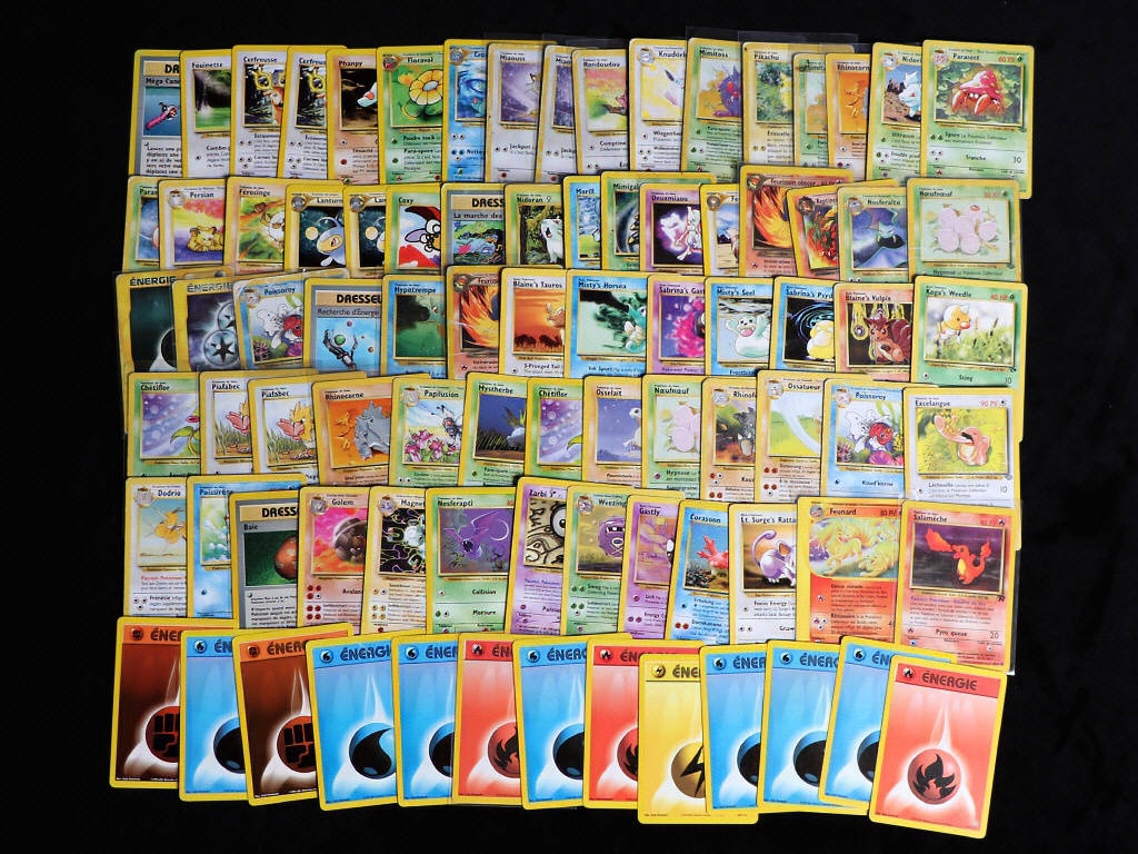 Lot 55 - POKEMON COMPANY (85)