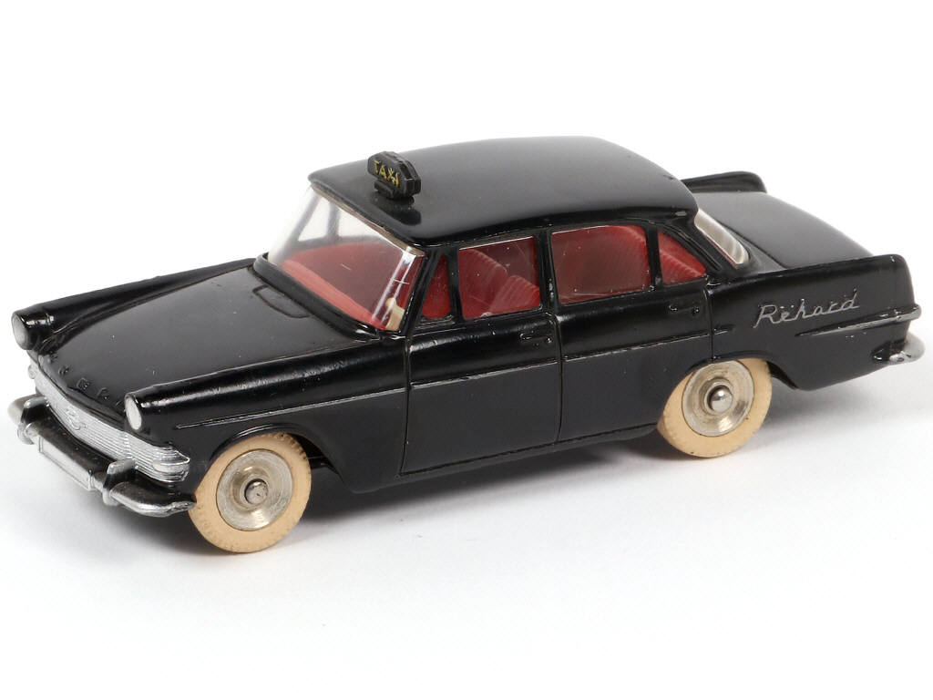 Lot 336 - DINKY TOYS (FRANCE) (1)