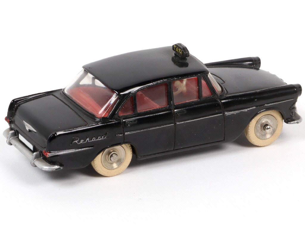 Lot 336 - DINKY TOYS (FRANCE) (1)