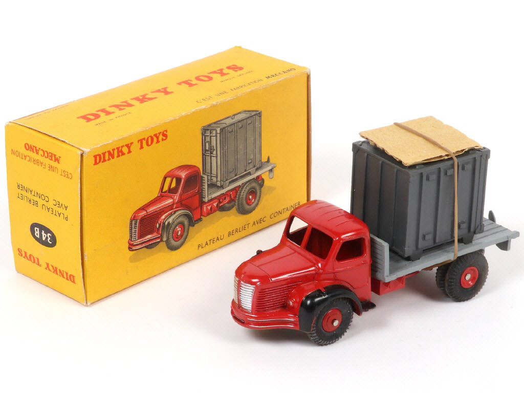 Lot 475 - DINKY TOYS (FRANCE) (1)