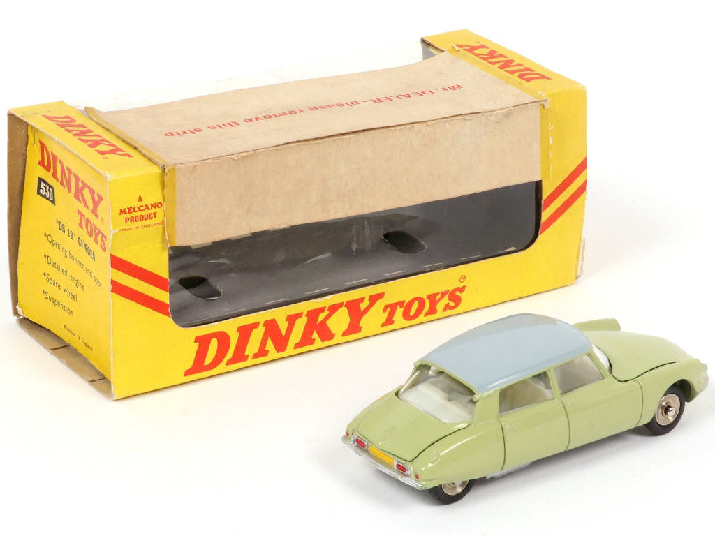 Lot 398 - DINKY TOYS (FRANCE) (1)