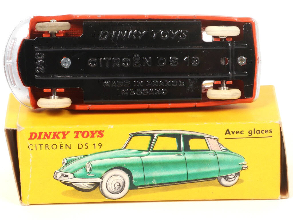 Lot 392 - DINKY TOYS (FRANCE) (1)