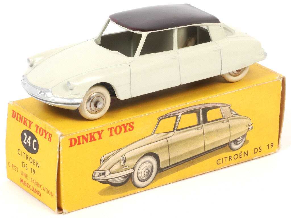 Lot 359 - DINKY TOYS (FRANCE) (1)
