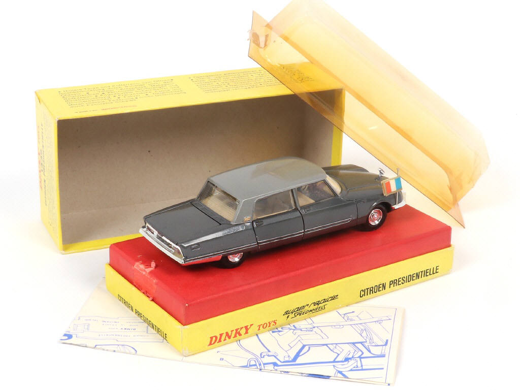 Lot 406 - DINKY TOYS (FRANCE) (1)