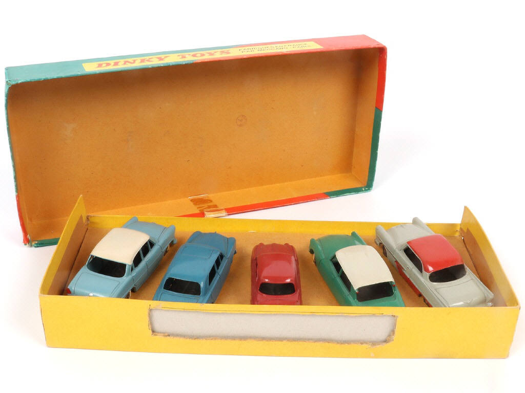 Lot 317 - DINKY TOYS (FRANCE) (1)