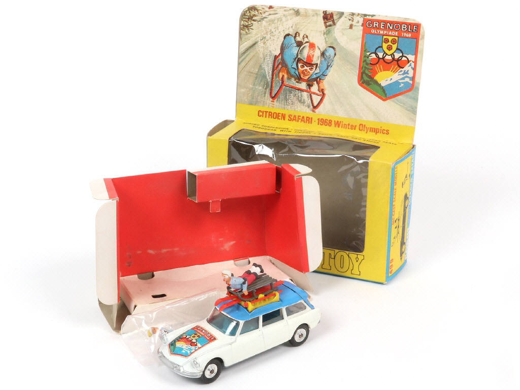 Lot 126 - CORGI TOYS (GB) (1)