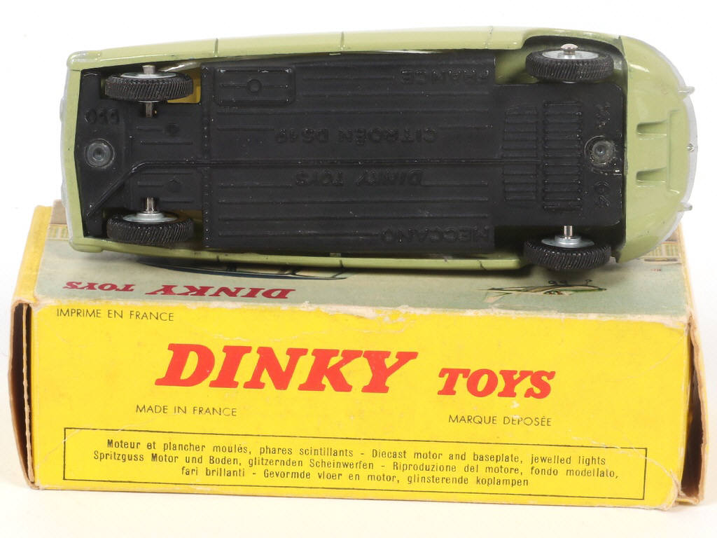 Lot 393 - DINKY TOYS (FRANCE) (1)