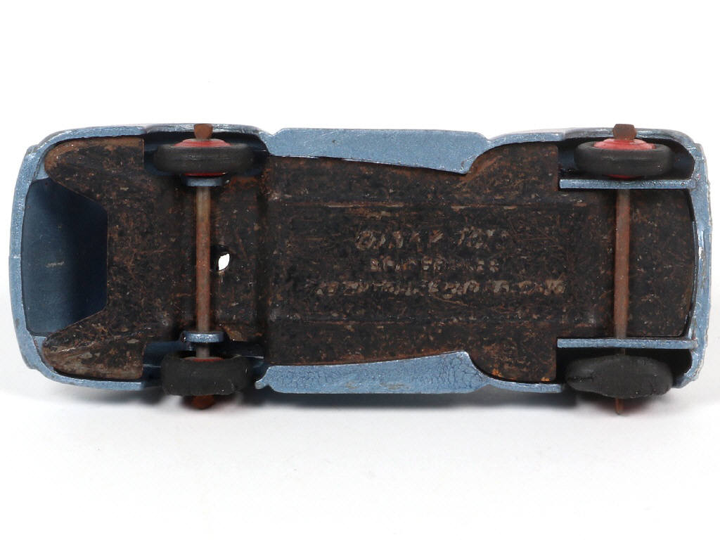 Lot 322 - DINKY TOYS (FRANCE) (2)