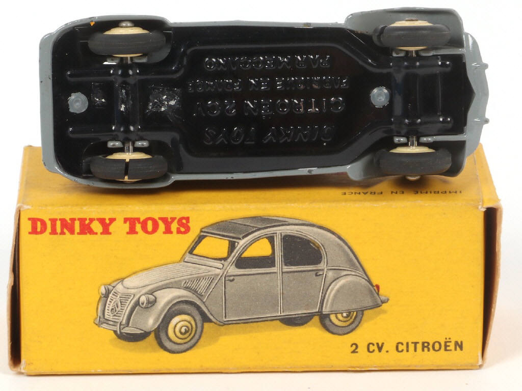 Lot 371 - DINKY TOYS (FRANCE) (1)
