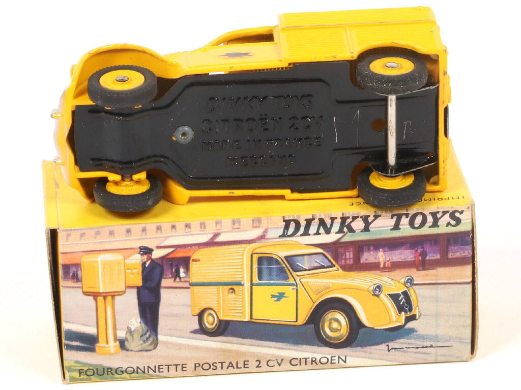 Lot 443 - DINKY TOYS (FRANCE) (1)