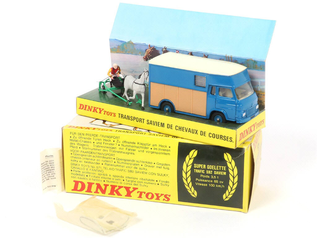 Lot 471 - DINKY TOYS (FRANCE) (1)