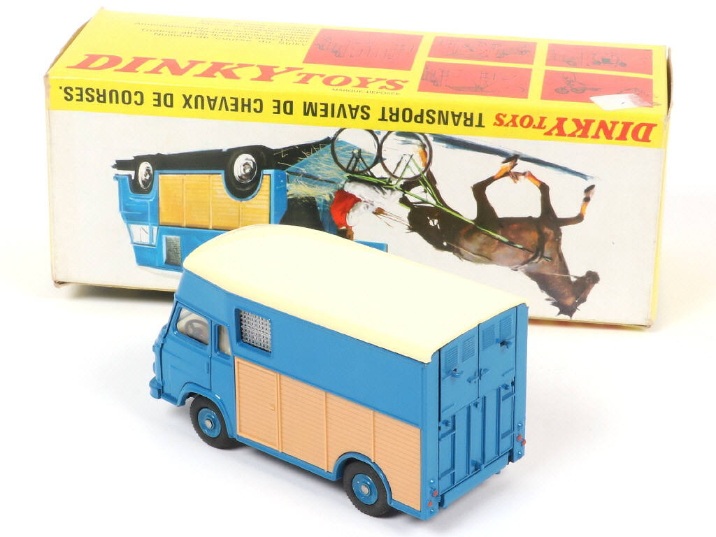 Lot 471 - DINKY TOYS (FRANCE) (1)