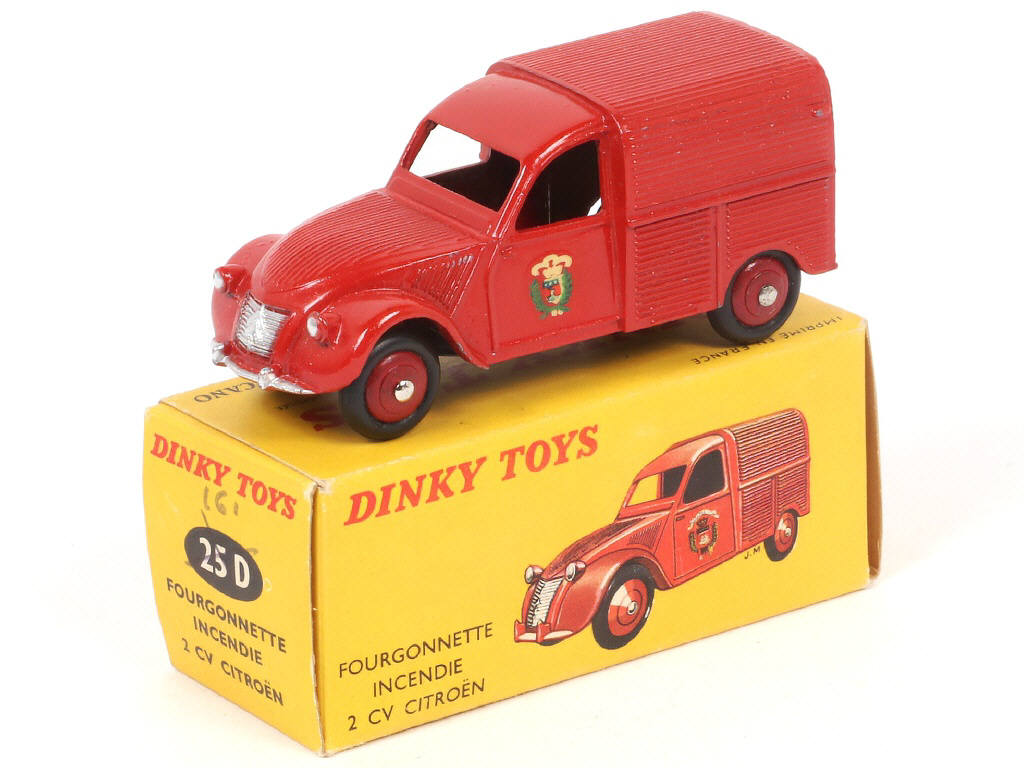 Lot 373 - DINKY TOYS (FRANCE) (1)