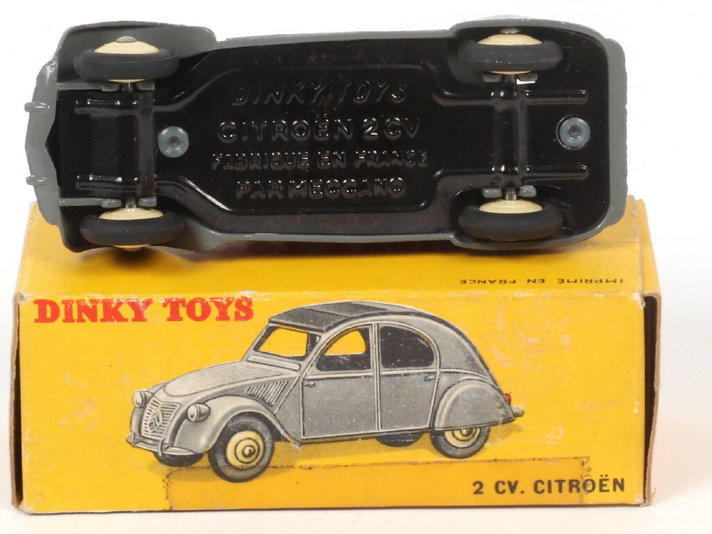 Lot 369 - DINKY TOYS (FRANCE) (1)