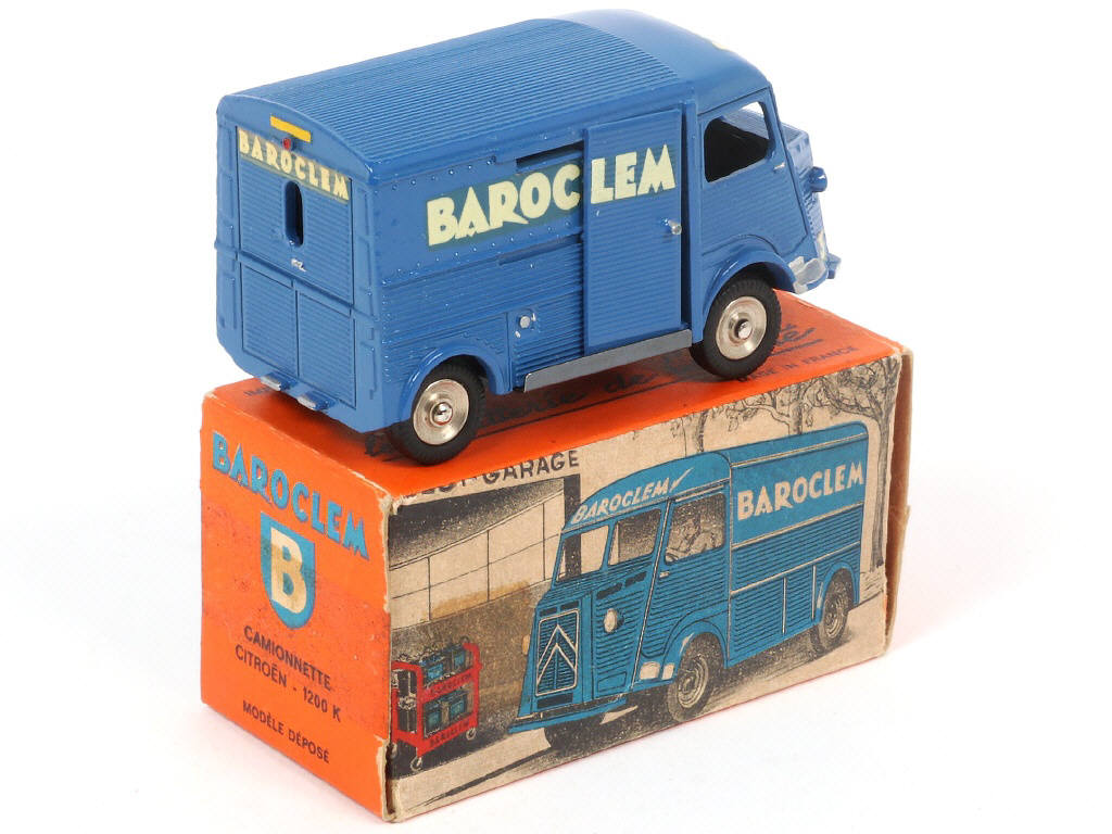 Lot 467 - DINKY TOYS (FRANCE) (1)