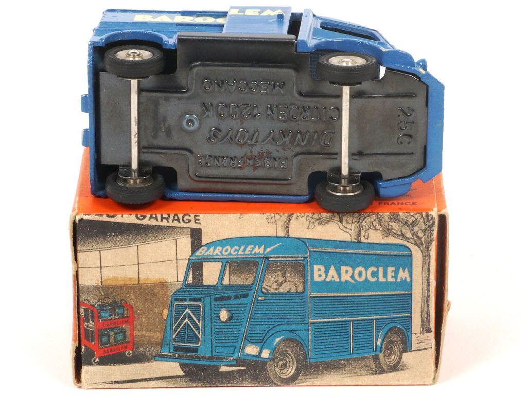 Lot 467 - DINKY TOYS (FRANCE) (1)